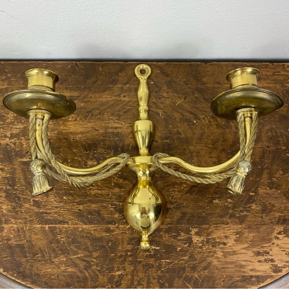 Vintage Tromp l'Oeil Brass Ribbon Double Arm Wall Sconce - Picture 1 of 6